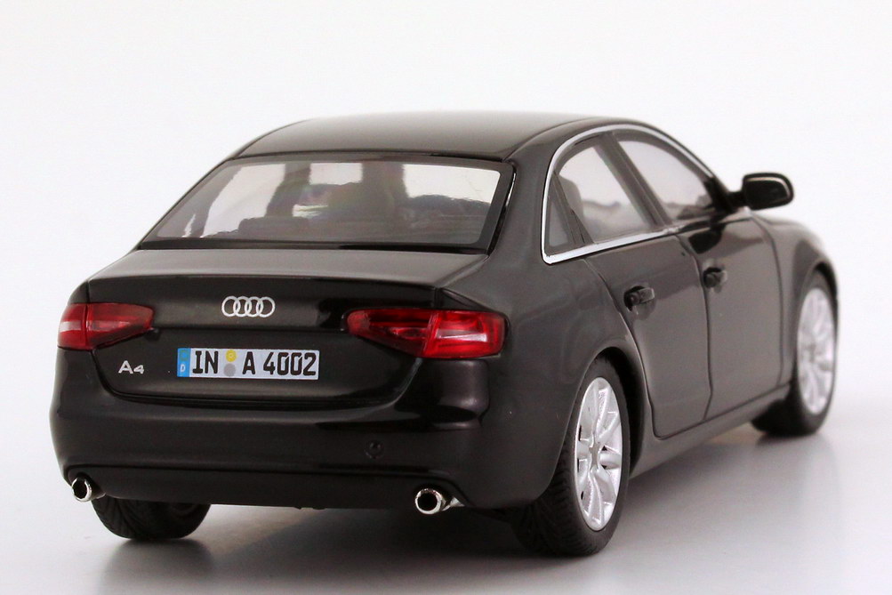 Foto 1:43 Audi A4 (B8, Faclift 2012) phantom-schwarz-met. Werbemodell Minichamps 5011204123
