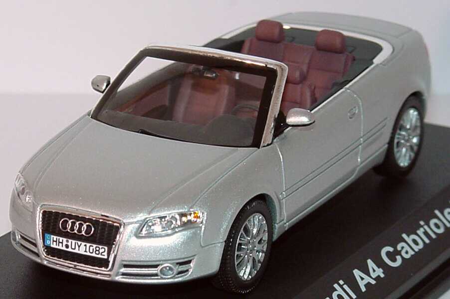 Foto 1:43 Audi A4 Cabrio (B6) Facelift 2005 lichtsilber-met. Werbemodell Norev 5010504313