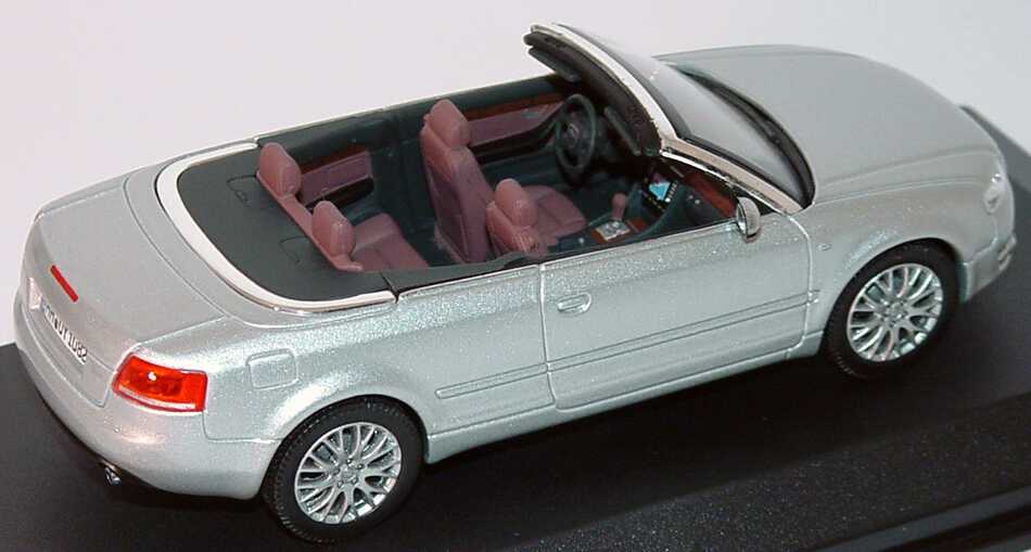 Foto 1:43 Audi A4 Cabrio (B6) Facelift 2005 lichtsilber-met. Werbemodell Norev 5010504313