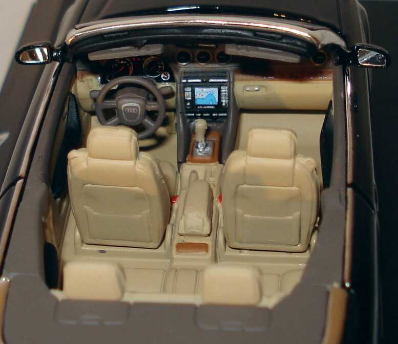 Foto 1:43 Audi A4 Cabrio (B6) Facelift 2005 phantomschwarz-met. Werbemodell Norev 5010504333