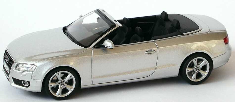 Foto 1:43 Audi A5 Cabriolet 3.0 TDI quattro eissilber-met. Werbemodell Schuco 5010805323