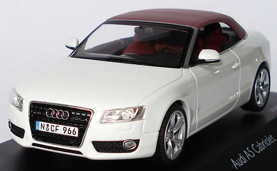 Foto 1:43 Audi A5 Cabriolet 3.0 TDI quattro ibisweiß, geschlossenes Verdeck Schuco 07281