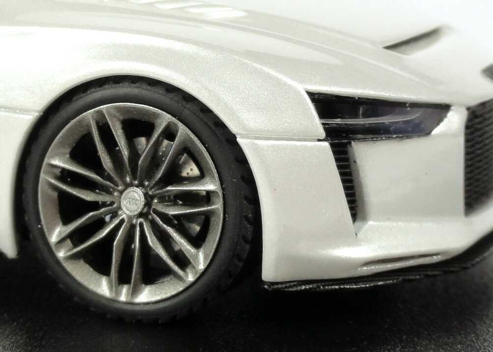 Foto 1:43 Audi Quattro Concept Car (Paris Motorshow 2010) perlweiß-met. (1 of 99) Looksmart LSAUDI