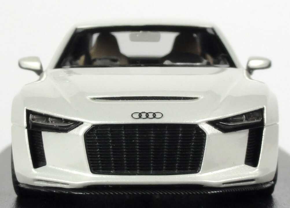 Foto 1:43 Audi Quattro Concept Car (Paris Motorshow 2010) perlweiß-met. (1 of 99) Looksmart LSAUDI