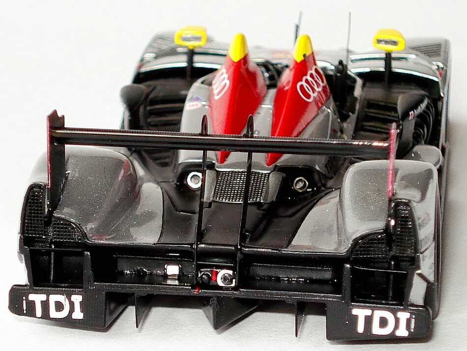Foto 1:43 Audi R15 TDI 24h von Le Mans 2009 Audi Sport Team Joest Nr.1, Capello / Kristensen / McNish Werbemodell Spark 5020900213