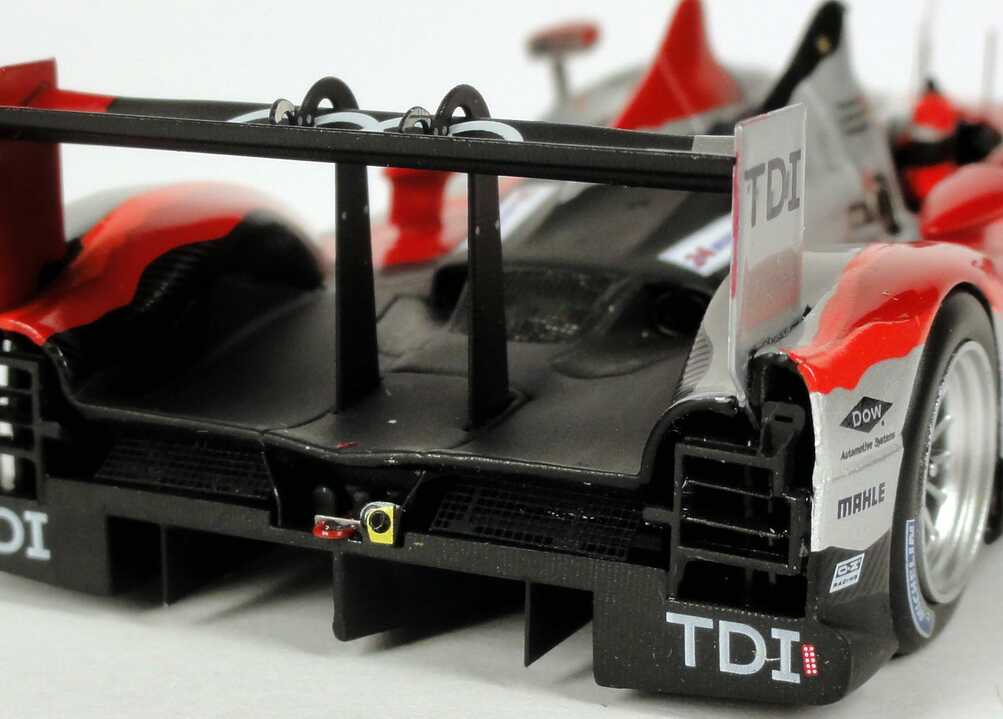 Foto 1:43 Audi R15+ TDI 24h von Le Mans 2010 Nr.8, Fässler / Lotterer / Treluyer Werbemodell Spark 5021000223