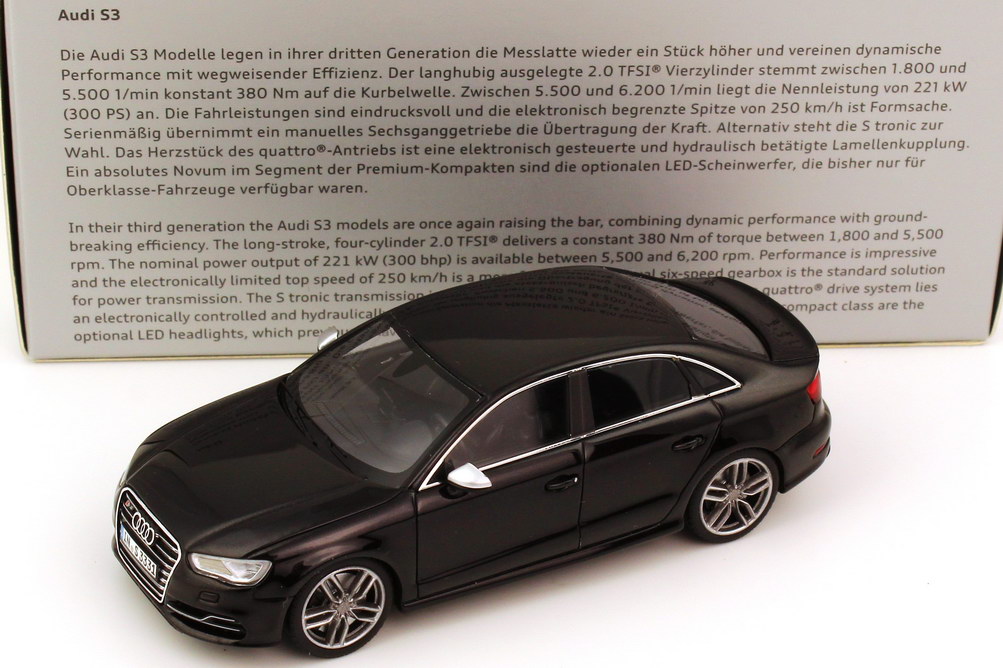 Foto 1:43 Audi S3 Limousine (8V) 2013 pantherschwarz-met. Werbemodell Minichamps 5011313113