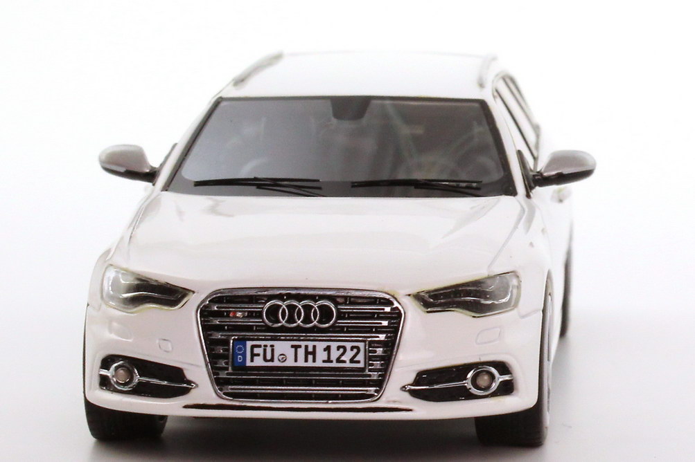 Foto 1:43 Audi S6 Avant (C7) ibis-weiß - Limited Edition 500 Schuco Pro.R4308845