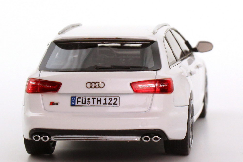 Foto 1:43 Audi S6 Avant (C7) ibis-weiß - Limited Edition 500 Schuco Pro.R4308845