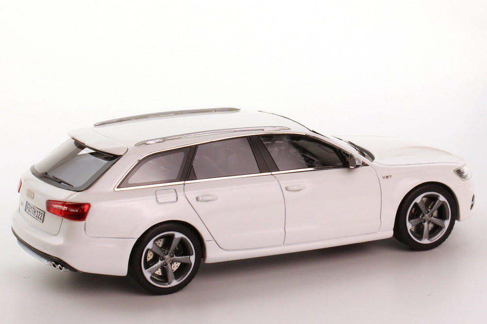 Foto 1:43 Audi S6 Avant (C7) ibis-weiß - Limited Edition 500 Schuco Pro.R4308845