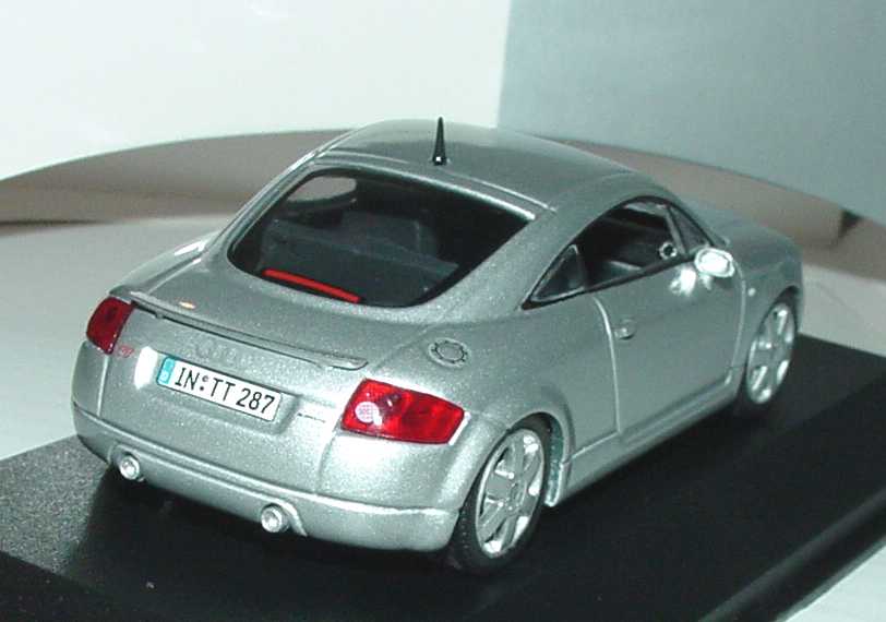Foto 1:43 Audi TT Coupé (8N) mit Heckspoiler lichtsilber-met. Werbemodell Minichamps 5019800423