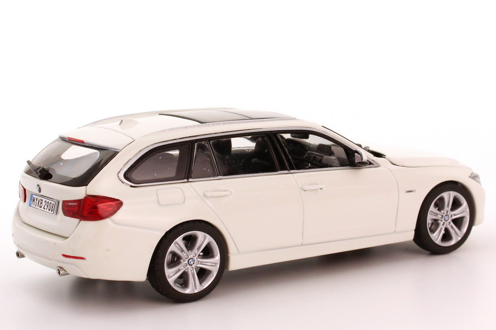 Foto 1:43 BMW 3er touring (F31) alpine-weiß-III Werbemodell BMW-Group 80422244249