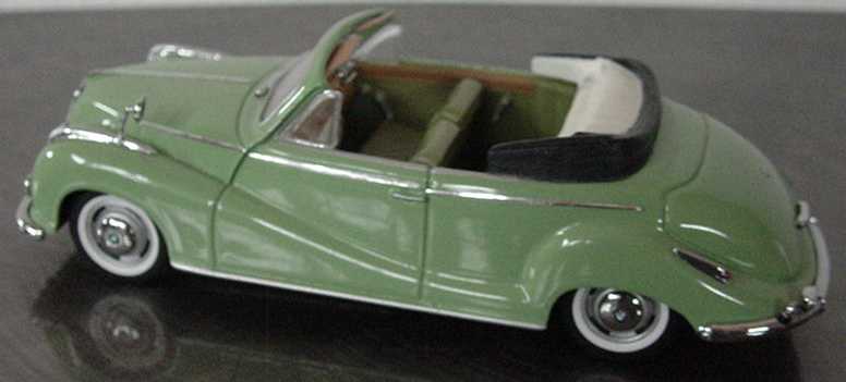 Foto 1:43 BMW 502 Cabrio patinagrün Detail Cars