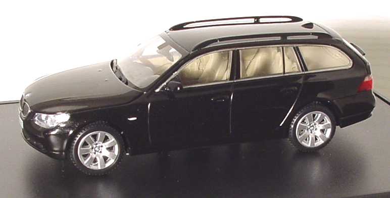 BMW 5er touring (E61) saphirschwarz-met. Werbemodell Kyosho 80420308415 in  der 1zu87.com Modellauto-Galerie