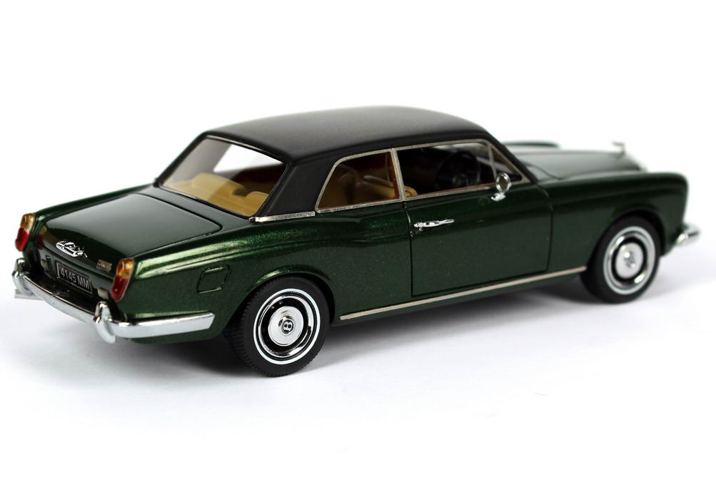 Foto 1:43 Bentley Corniche Coupé british-racing-green-met. NEO Scale Models 44145