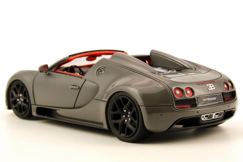 Foto 1:43 Bugatti Veyron 16.4 Grand Sport Vitesse jet-grau/jet-grau-matt Looksmart LS396A