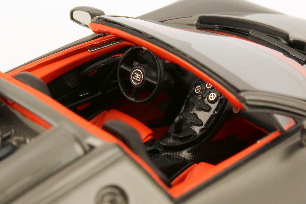 Foto 1:43 Bugatti Veyron 16.4 Grand Sport Vitesse jet-grau/jet-grau-matt Looksmart LS396A