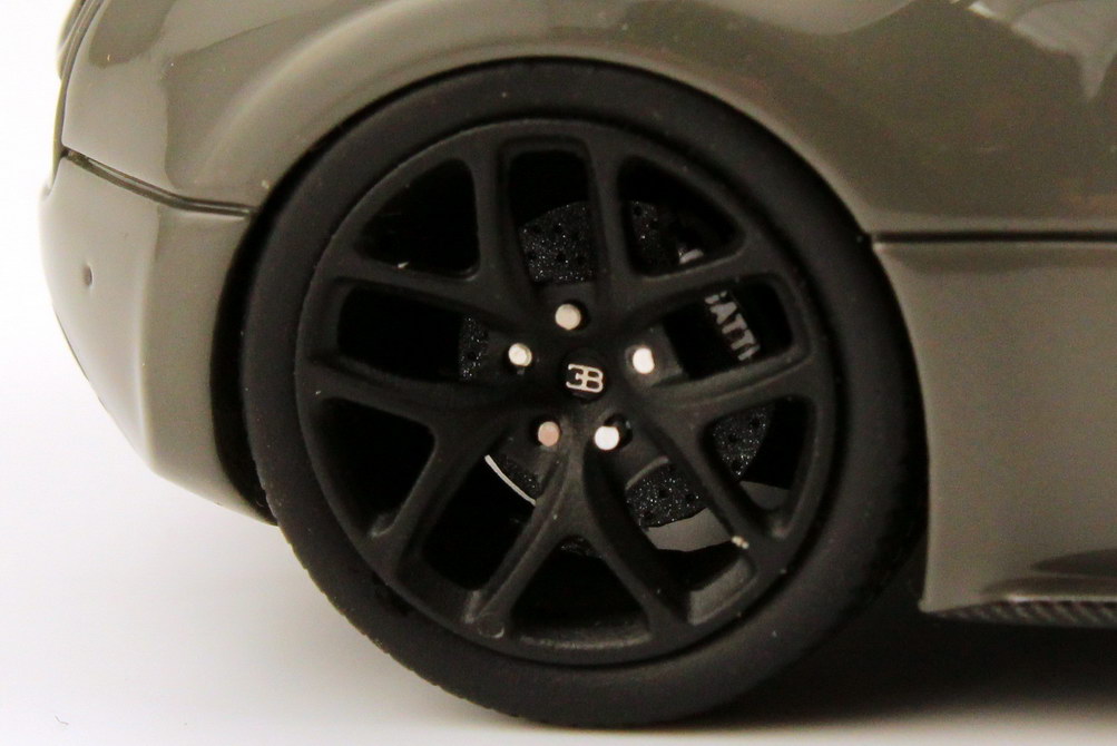 Foto 1:43 Bugatti Veyron 16.4 Grand Sport Vitesse jet-grau/jet-grau-matt Looksmart LS396A