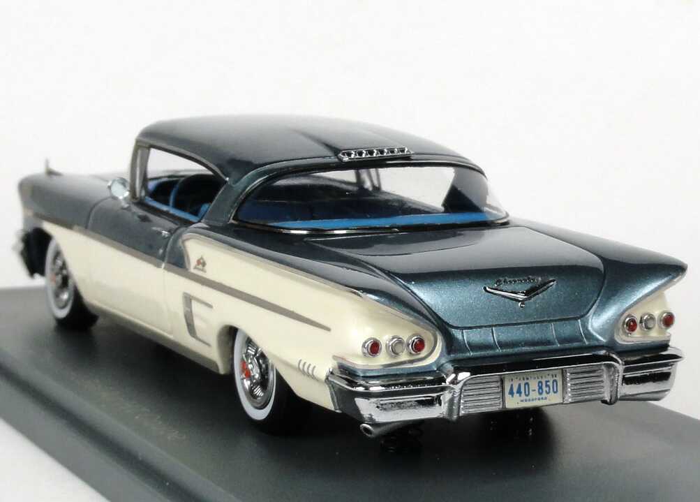 Foto 1:43 Chevrolet Bel Air Impala ´58 blau-met./creme-weiß NEO Scale Models 44085
