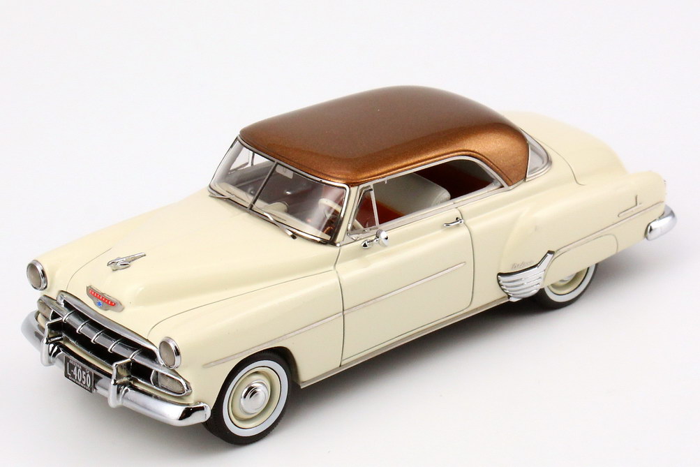 Foto 1:43 Chevrolet De Luxe HT Coupe 1952 creme-weiß/gold-met. NEO Scale Models 44050