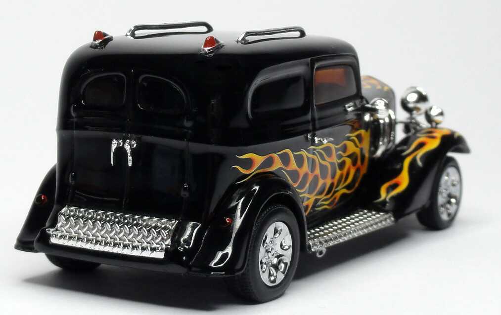 Foto 1:43 Ford Model B Hot Rod schwarz mit Flammen-Design Minichamps 400142260