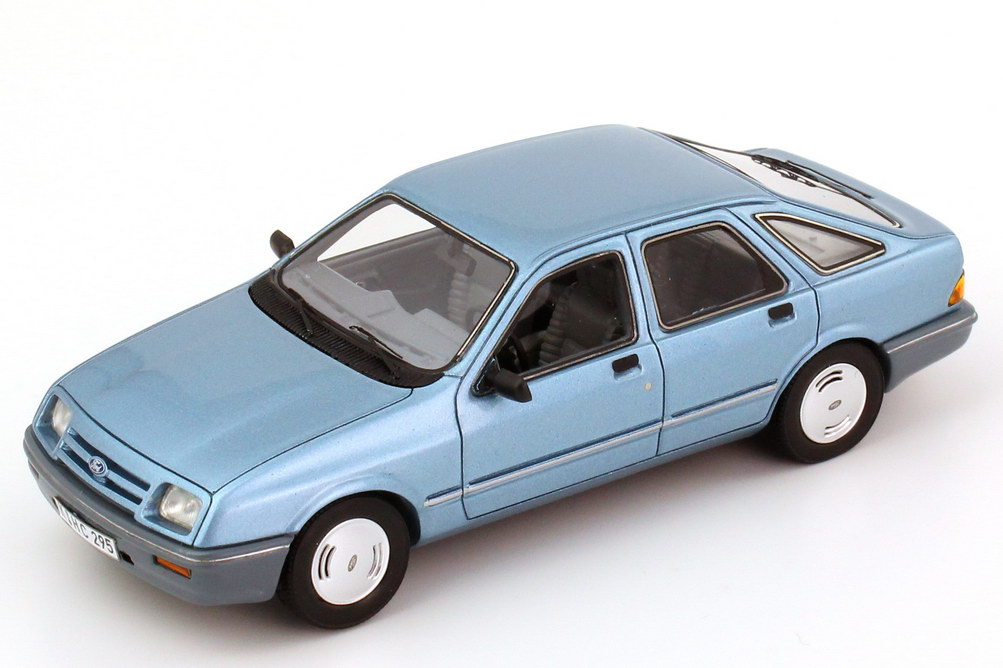 Foto 1:43 Ford Sierra 1.6 GL silber-blau-met. NEO Scale Models 44295