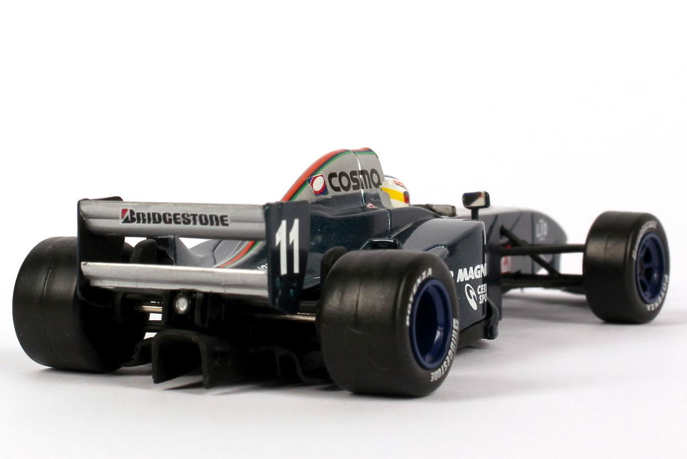 Foto 1:43 Formula Nippon (Reynard 2KL) Team Cosmo Oil / Cerumo Nr.11, Yuji Tachikawa Ebbro 43117