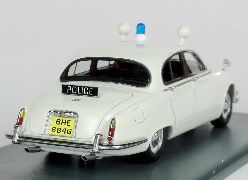 Foto 1:43 Jaguar S-Type (1965) British Police weiß NEO Scale Models 43948