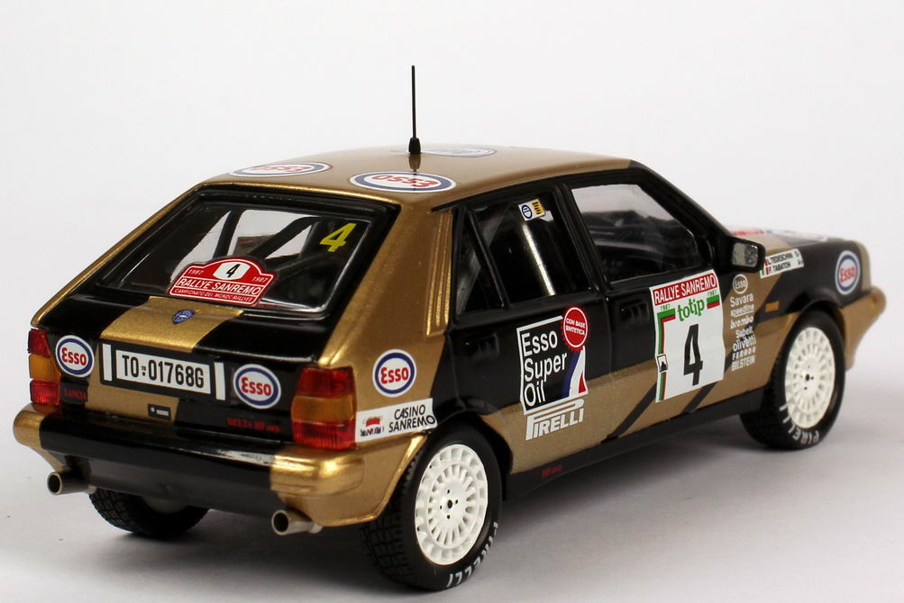 Foto 1:43 Lancia Delta HF 4WD Rally San Remo 1987 Esso Super Oil Nr.4, Tabaton / Tedeschini Ixo SCR004