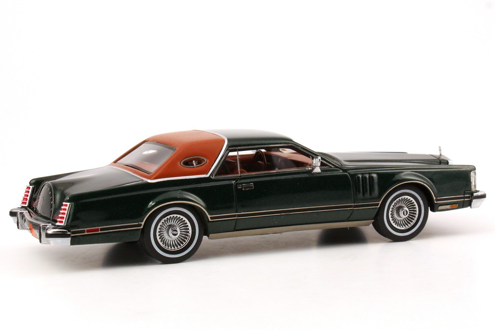 Foto 1:43 Lincoln Continental Mark V dunkel-grün-met./braun NEO Scale Models 43550