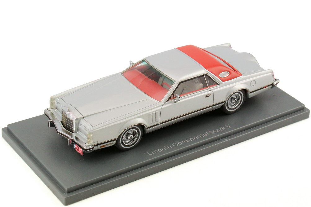 Foto 1:43 Lincoln Continental Mark V silber-met./rot NEO Scale Models 43554