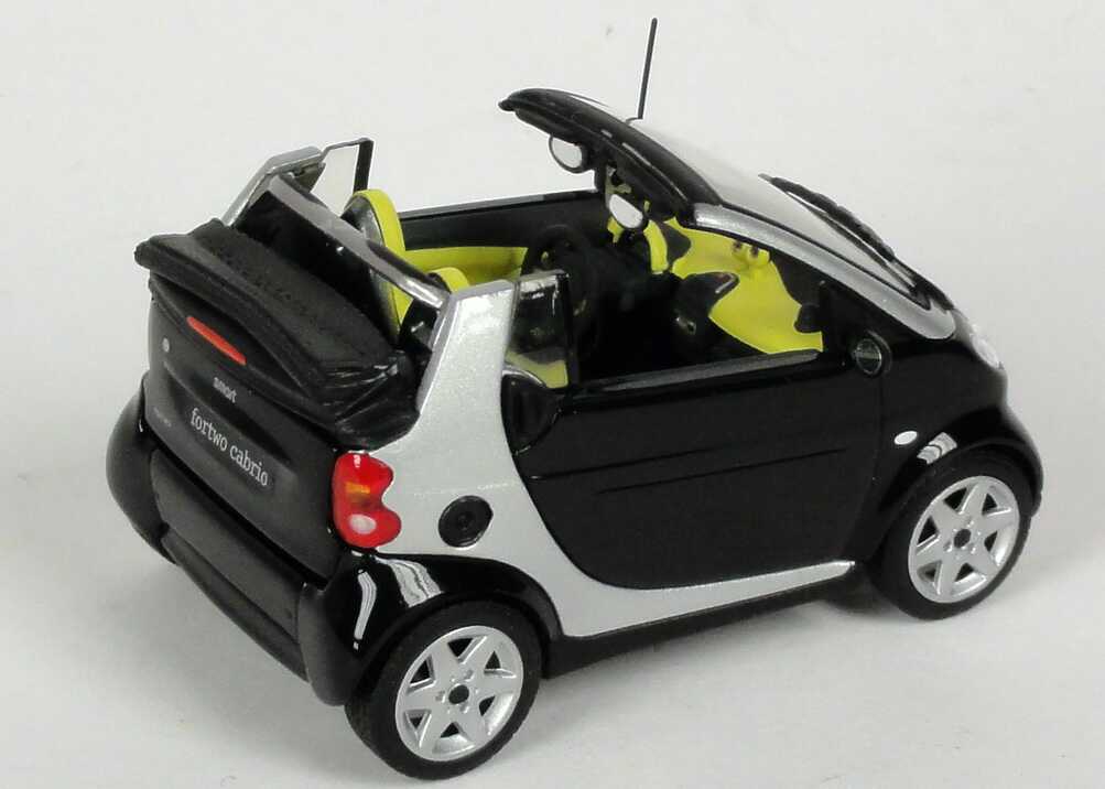 Foto 1:43 MCC Smart Cabrio jack-black/silber-met. + Bodypanels in lite-white Werbemodell Minichamps 0012497V001C51Q00
