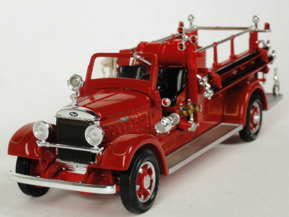 Foto 1:43 Mack Type 75BX (1935) Fire Engine Hanover Fire Dept. Yat Ming 43001