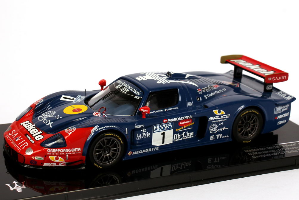 Foto 1:43 Maserati MC12 Championato GT Italia 2005 Pakelo Nr.1, Matteuzzi / Perazzini Ixo GTM061