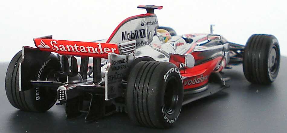 Foto 1:43 McLaren Mercedes MP 4-23 Formel 1 2008 Vodafone Nr.22, Lewis Hamilton (World Champion in Sammlerbox)Werbemodell Minichamps B66962422
