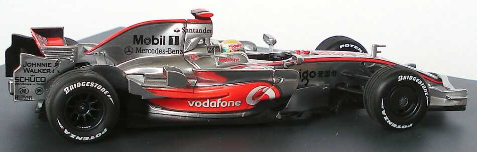 Foto 1:43 McLaren Mercedes MP 4-23 Formel 1 2008 Vodafone Nr.22, Lewis Hamilton (World Champion in Sammlerbox)Werbemodell Minichamps B66962422