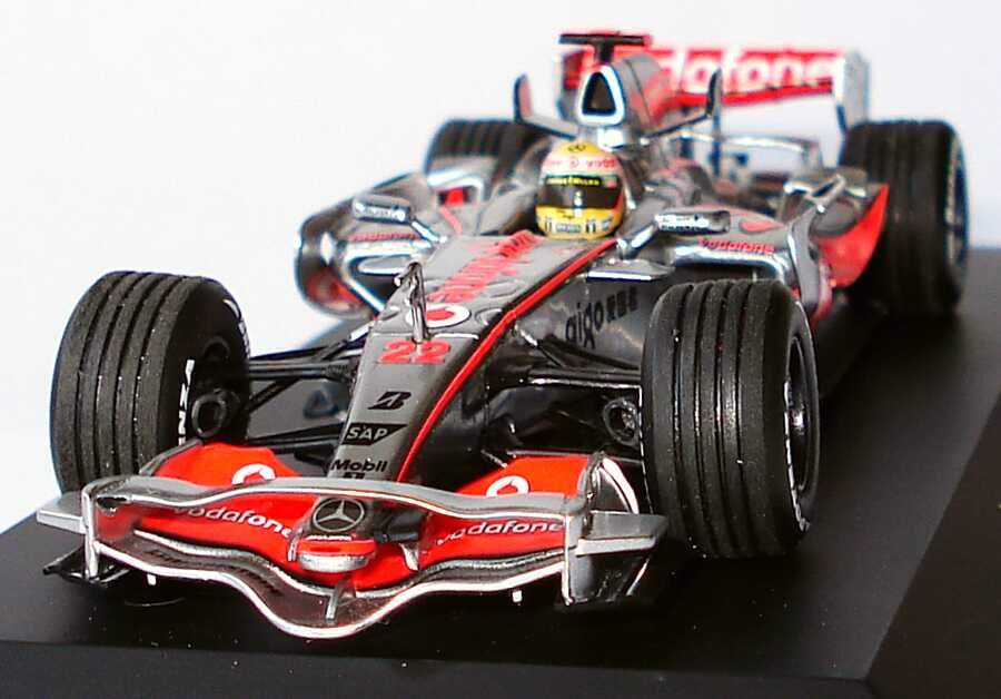 Foto 1:43 McLaren Mercedes MP 4-23 Formel 1 2008 Showcar, Lewis Hamilton Werbemodell Minichamps B66960003