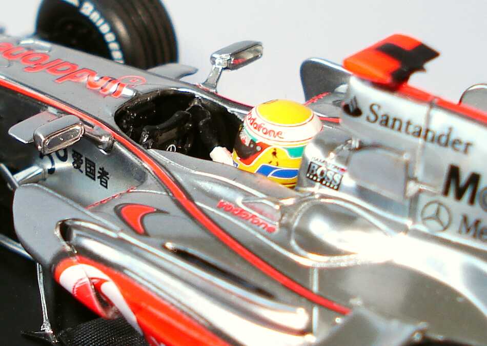 Foto 1:43 McLaren Mercedes MP 4-23 Formel 1 2008 Showcar, Lewis Hamilton Werbemodell Minichamps B66960003