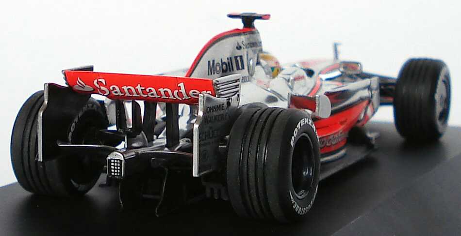 Foto 1:43 McLaren Mercedes MP 4-23 Formel 1 2008 Vodafone Nr.22, Lewis Hamilton (World Champion)Werbemodell Minichamps B66962421