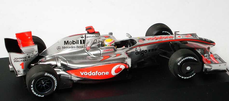 Foto 1:43 McLaren Mercedes MP 4-24 Formel 1 2009 Vodafone Nr.1, Lewis Hamilton Werbemodell Minichamps B66960038