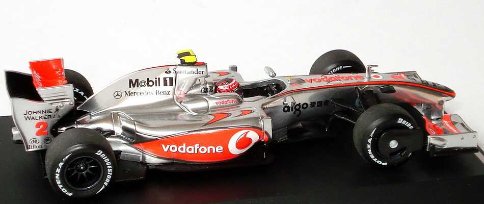 Foto 1:43 McLaren Mercedes MP 4-24 Formel 1 2009 Vodafone Nr.2, Heikki Kovalainen Werbemodell Minichamps B66960039