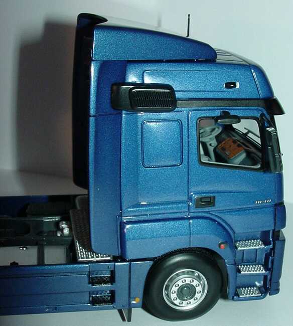 Foto 1:43 Mercedes-Benz Axor Fv Cv 2a Szgm denimblau-met. Werbemodell Minichamps B66000512