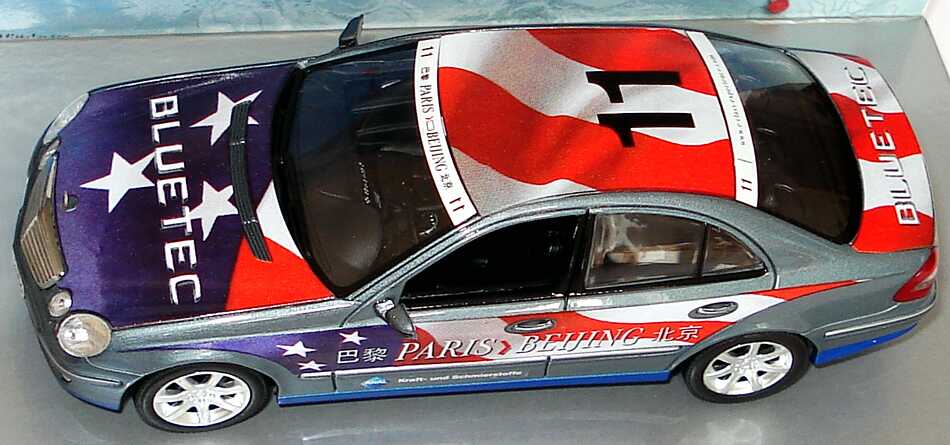 Foto 1:43 Mercedes-Benz E-Klasse Facelift (W211) Rallye Paris-Peking Team Bluetec Nr.11 Werbemodell Minichamps B66962267