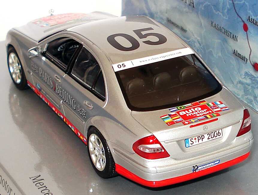 Foto 1:43 Mercedes-Benz E-Klasse Facelift (W211) Rallye Paris-Peking Team auto, motor und sport Nr.05 Werbemodell Minichamps B66962261