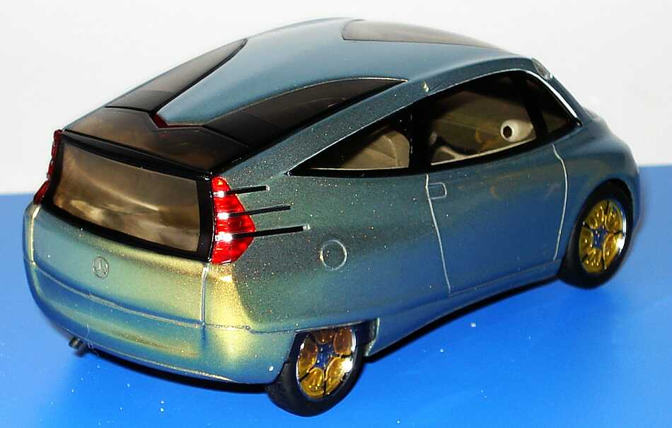 Foto 1:43  Mercedes-Benz Forschungsfahrzeug Bionic Car, Diorama mit Kofferfisch Werbemodell Minimax B66040555