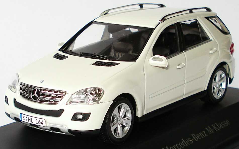 Foto 1:43 Mercedes-Benz M-Klasse Facelift 2008 (W164) calcitweiß mit Ersatzrad Werbemodell Minichamps B66960002