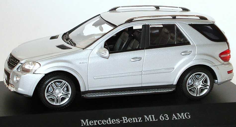 Foto 1:43 Mercedes-Benz ML 63 AMG Facelift 2008 (W164) silber-met. Werbemodell Minichamps B66960017