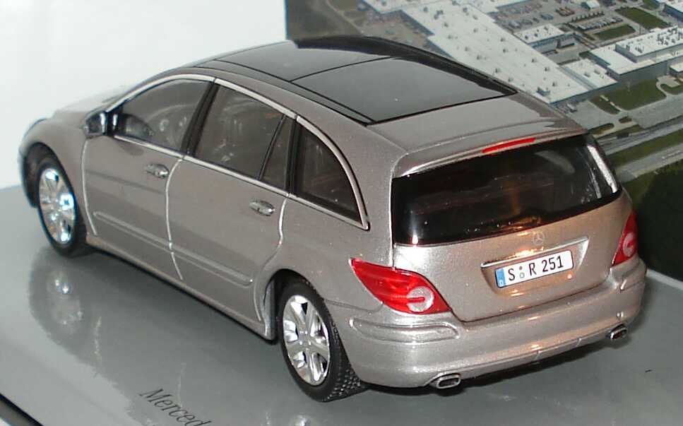 Foto 1:43 Mercedes-Benz R-Klasse (W251) 2005 cubanitsilber-met. Werksedition Werk Tuscaloosa Werbemodell Minichamps B66962243