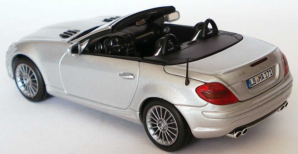Foto 1:43 Mercedes-Benz SLK 55 AMG Facelift 2008 (R171) iridiumsilber-met. Werbemodell Minichamps B66960019