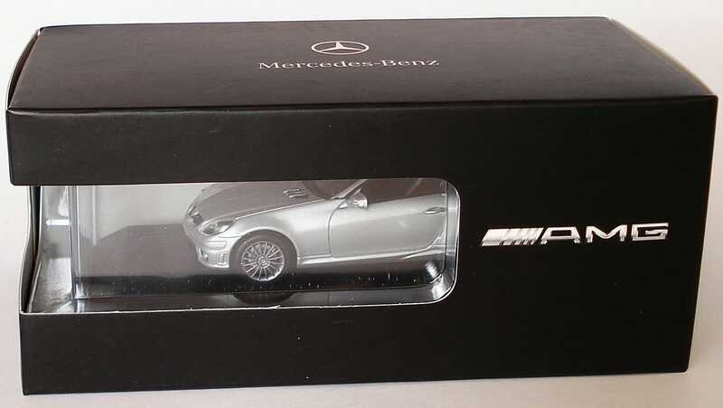 Foto 1:43 Mercedes-Benz SLK 55 AMG Facelift 2008 (R171) iridiumsilber-met. Werbemodell Minichamps B66960019